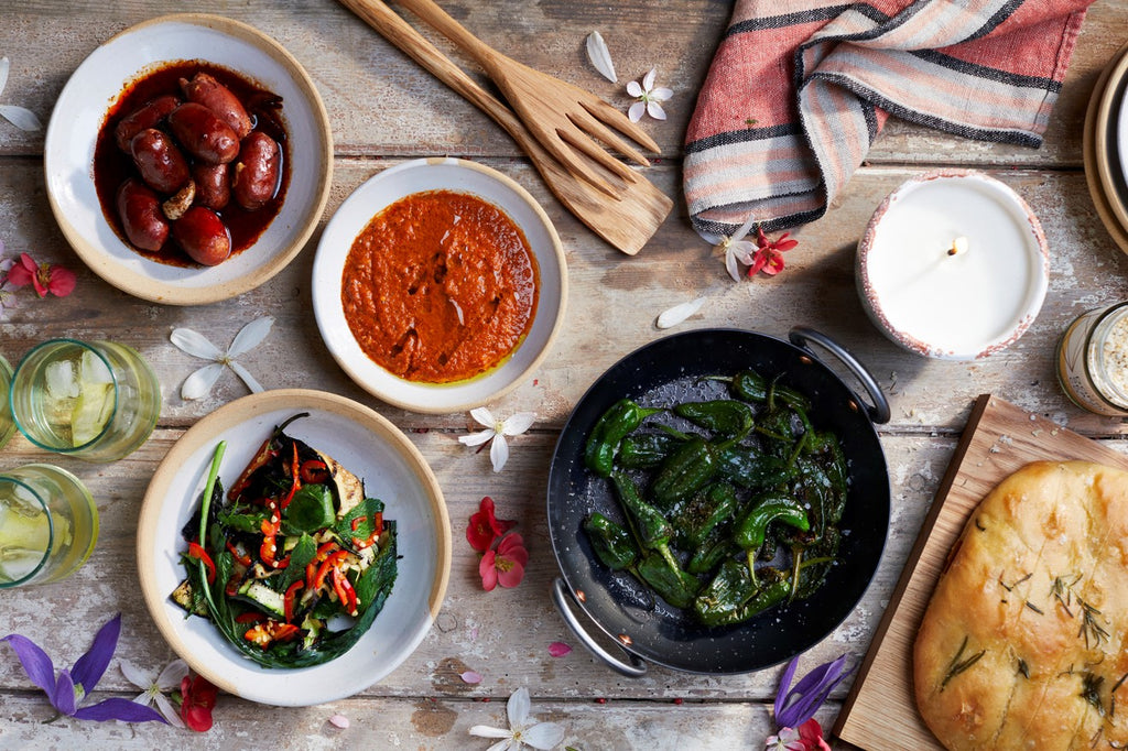 Light summer BBQ menu, barbecue tapas, vegetarian grill recipe ideas, chorizo over fire, vegan fire cooking, grilled courgette on the barbecue, simple BBQ recipes, summer BBQ recipe, Padron peppers on the barbecue, fire cooking for friends 